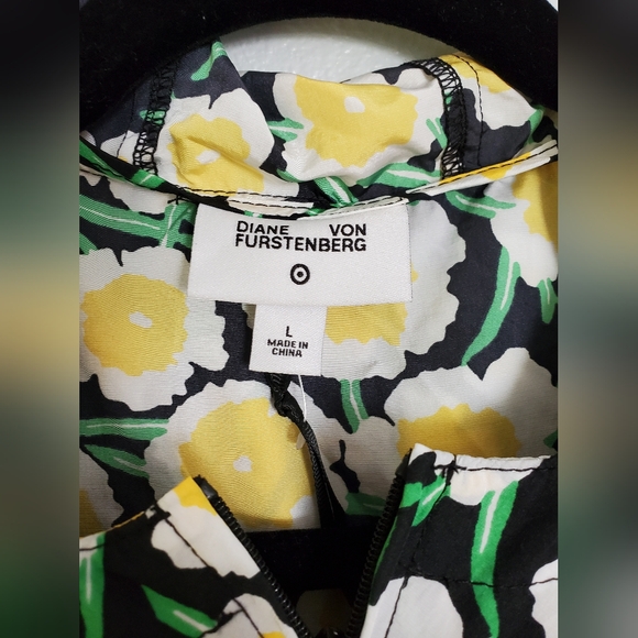 Women's Nylon Packable Yellow Poppy Short Sleeve Hooded Vest DVF - Picture 8 of 9